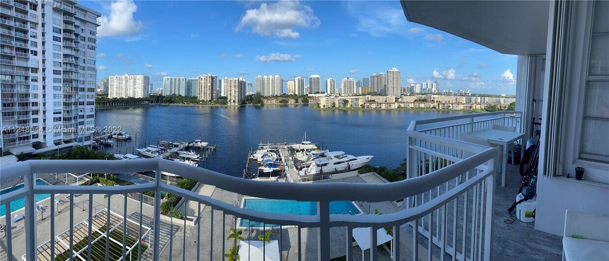 Primary Photo - 18041 Biscayne Blvd