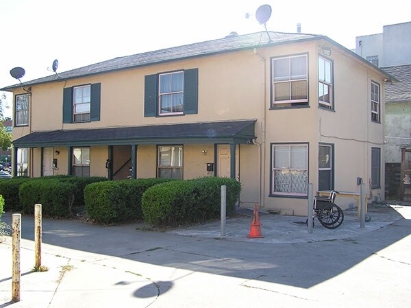 Building Photo - Just Listed | 2 Fourplexes on 2 Lots