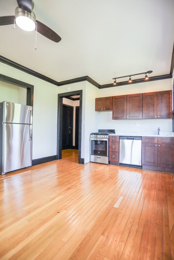 Primary Photo - 4546 N Malden St