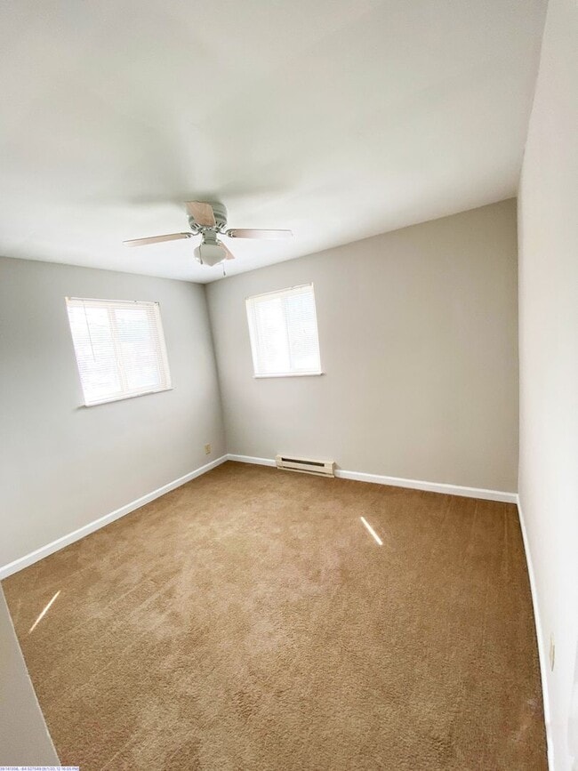 Building Photo - 566 Lowell Ave