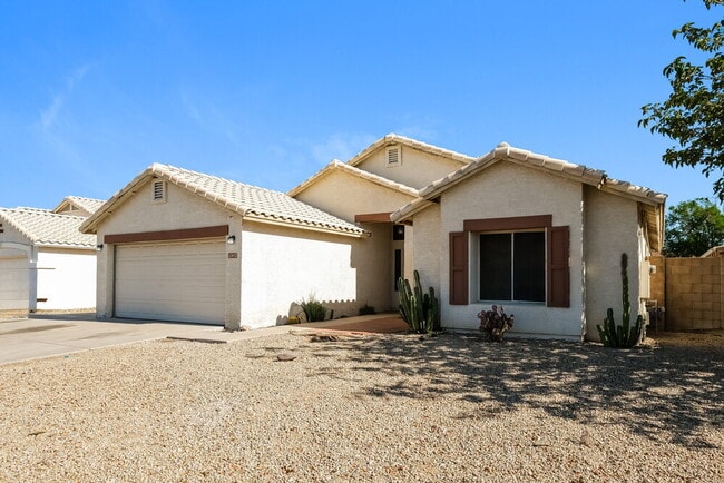 Building Photo - 10870 W Royal Palm Rd
