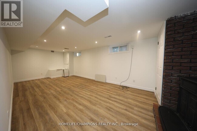 Photo du bâtiment - 9 Stoney Creek Dr