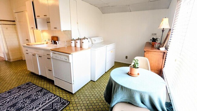 Foto del edificio - 2 bedroom in Chicago IL 60618