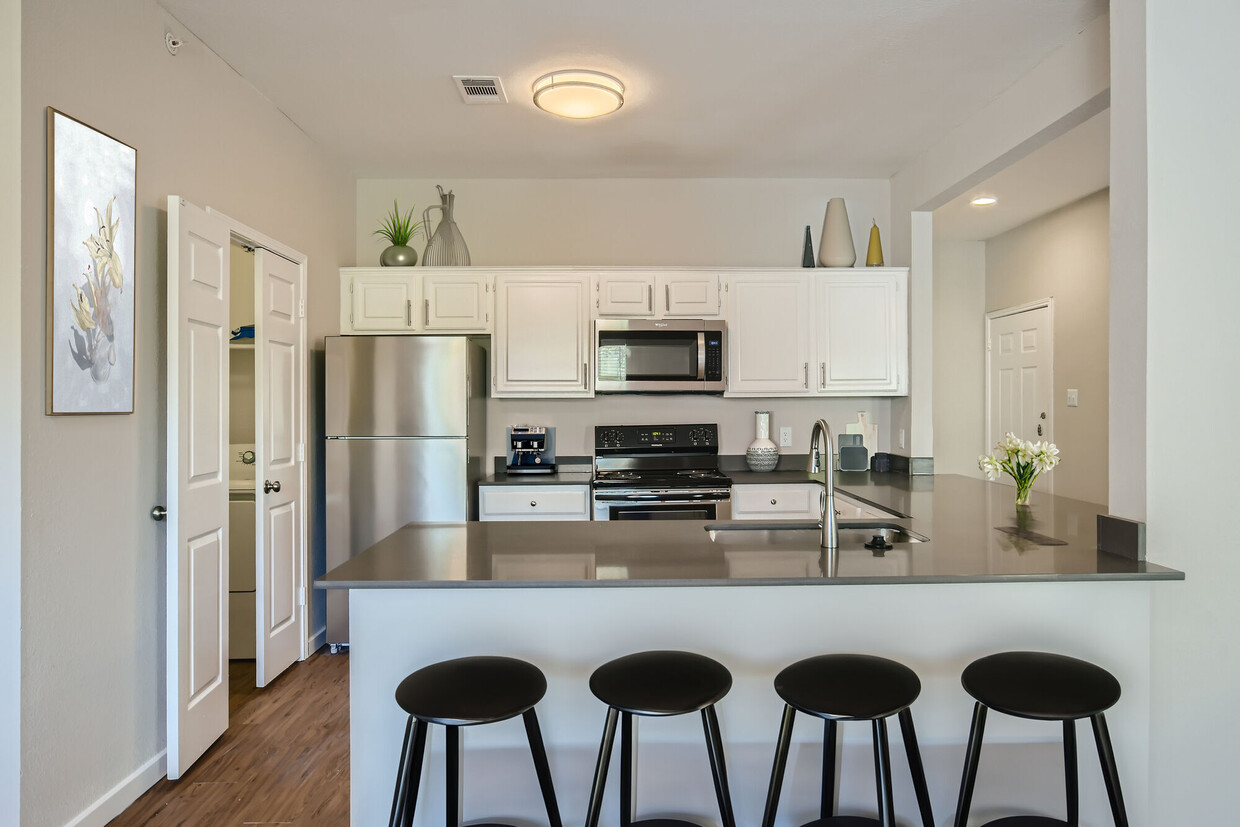 Foto principal - Ascent Lake Worth