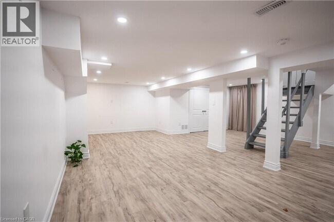 Photo du bâtiment - 23 Thorley Dr