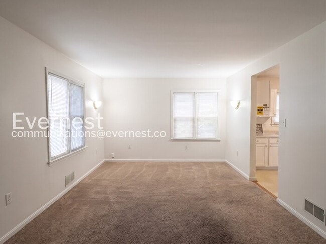Building Photo - 5427 Varnum St