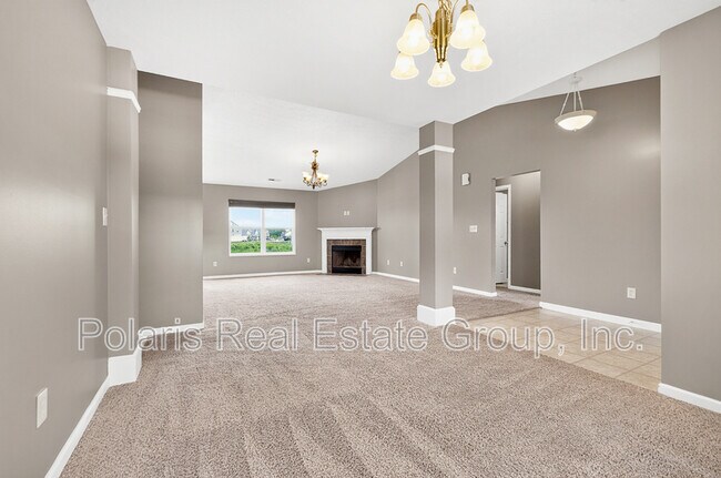 Foto del edificio - 872 Cherry Tree Ln