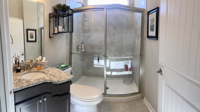 Guest bath - 1436 Monterey Bay Dr