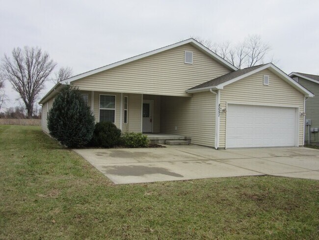 Foto del edificio - Large 5 Bedroom, 2 Bathroom Eastside Home - Pets Welcome*