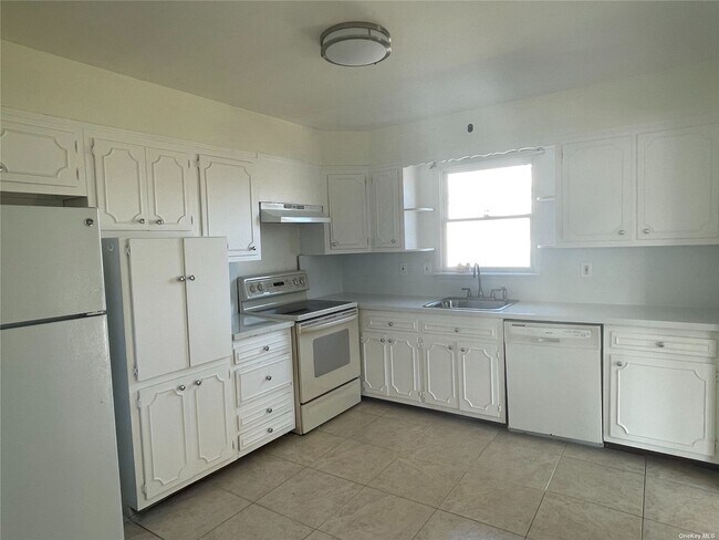 Foto del edificio - 260 Bayview Ave