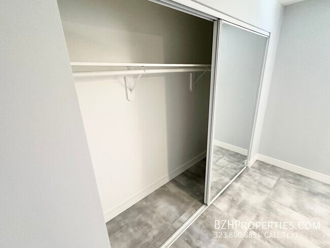 Building Photo - NEW! Fully Renovated 1Bedroom 1Bathroom In...