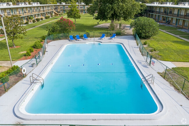 Swimming Pool - Park Apartments