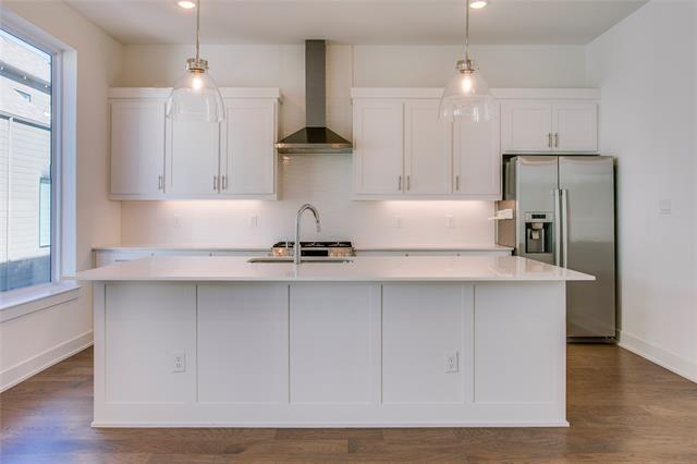 Foto del edificio - 112 E Oscar Dr