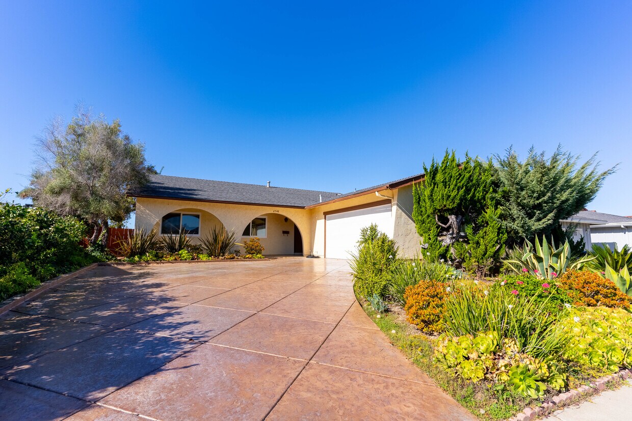 Primary Photo - 6546 Wellesly Pl