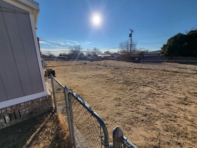 Building Photo - 1509 Arizona Dr
