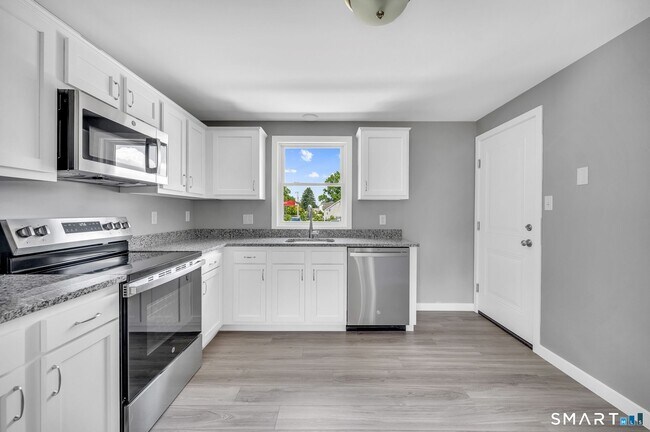 Foto del edificio - 90 Woodhouse Ave