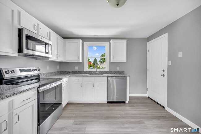 Building Photo - 90 Woodhouse Ave