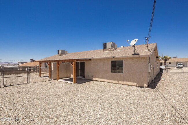 Building Photo - 3188 Desert View Ct
