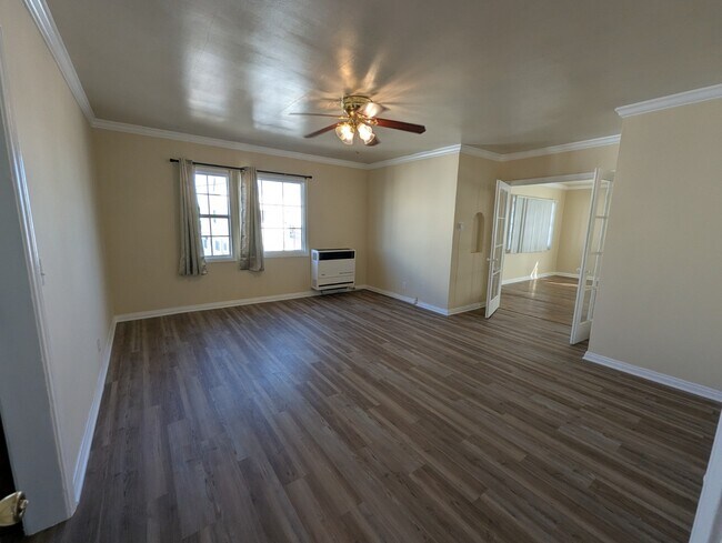 Foto del edificio - 1011 W 65th St