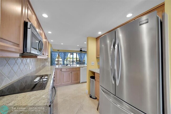 Foto del edificio - 1100 SE 5th Ct