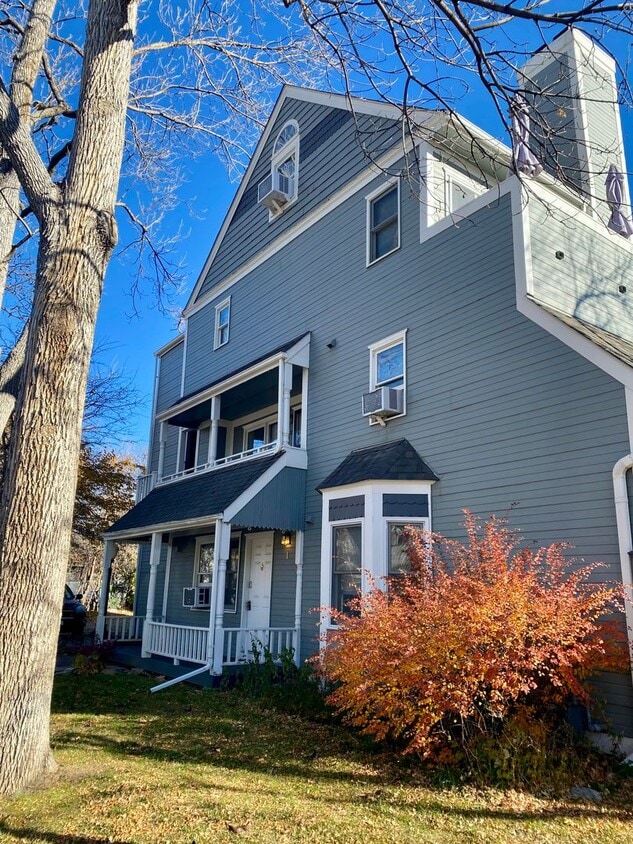 Primary Photo - Sunny, Cozy 1 Bedroom Condo - Available for Move-in Now!