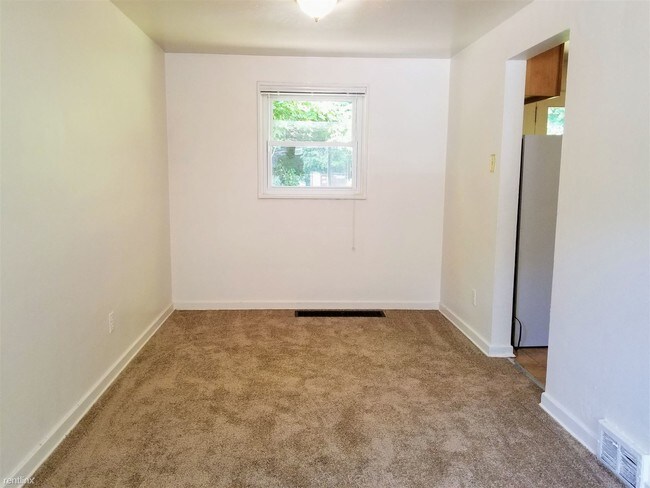 Foto del edificio - 2 br, 1 bath Duplex - 540 Long Road