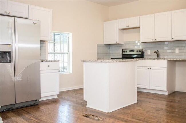 Building Photo - 911 Smith St SW