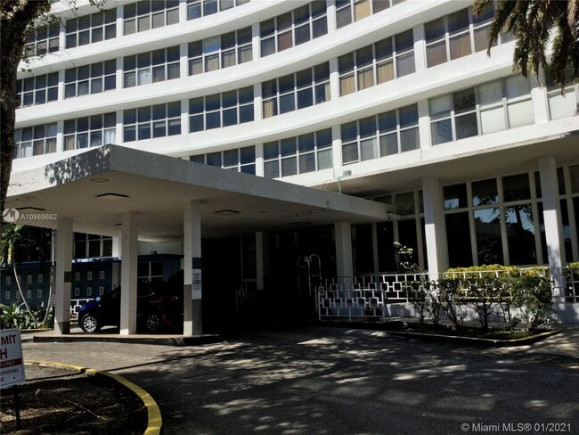 Foto del edificio - 7441 Wayne Ave