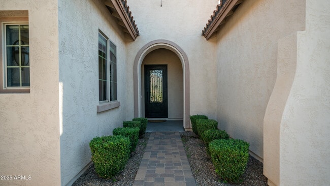 Building Photo - 561 W Yellowstone Way