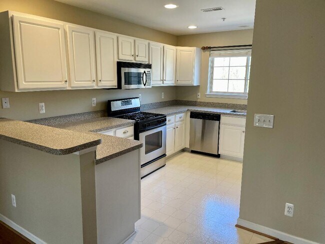 Building Photo - 681 River Park Village Blvd