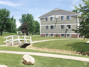 Colonial Manor Apartments Rentals - North Ridgeville, OH | Apartments.com