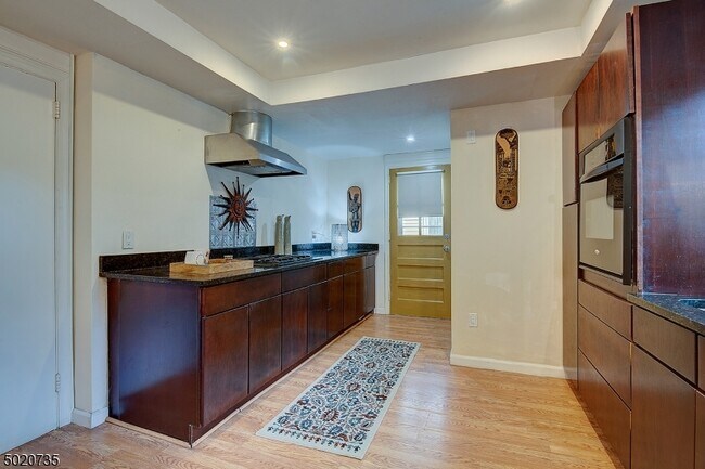 Building Photo - 4 Northview Terrace