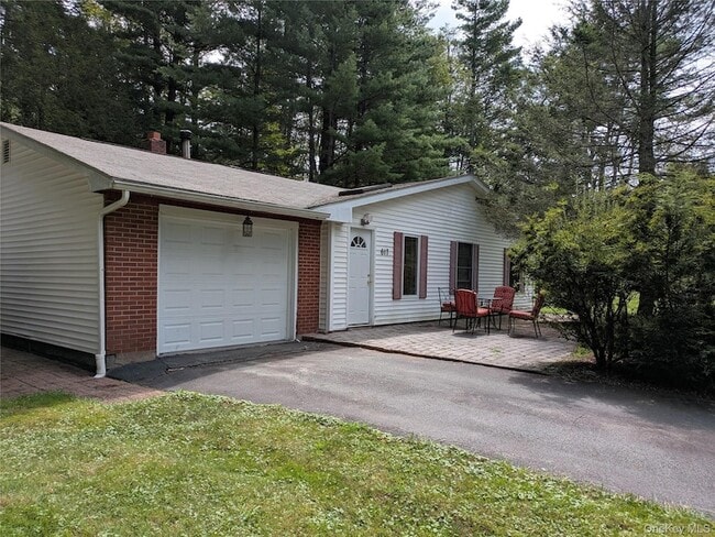 Building Photo - 617 Katrina Falls Rd