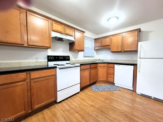 Foto del edificio - 272 US-206