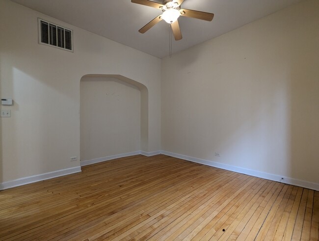 Foto del edificio - 2134 W Concord Pl