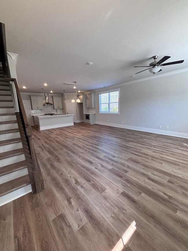 Foto del edificio - Brand new three-bedroom, 2.5-bath townhome **** Move in Special One months free Rent****