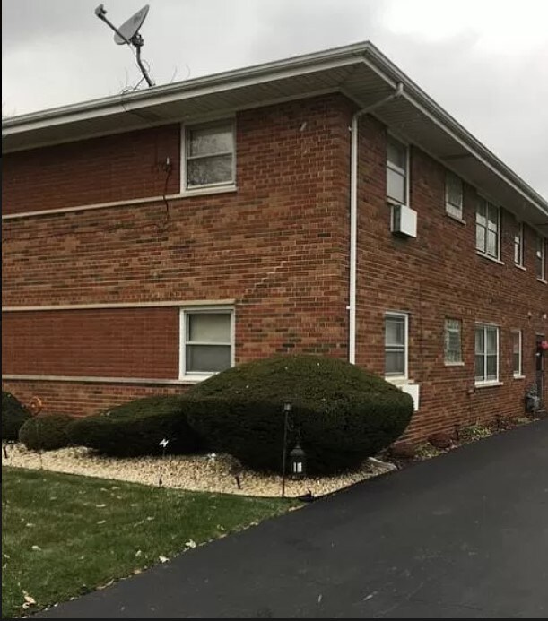 916 Elder Rd Unit 2S, Homewood, IL 60430 Room for Rent in Homewood