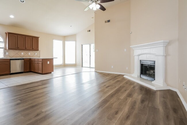 Building Photo - 12817 Dorset Dr