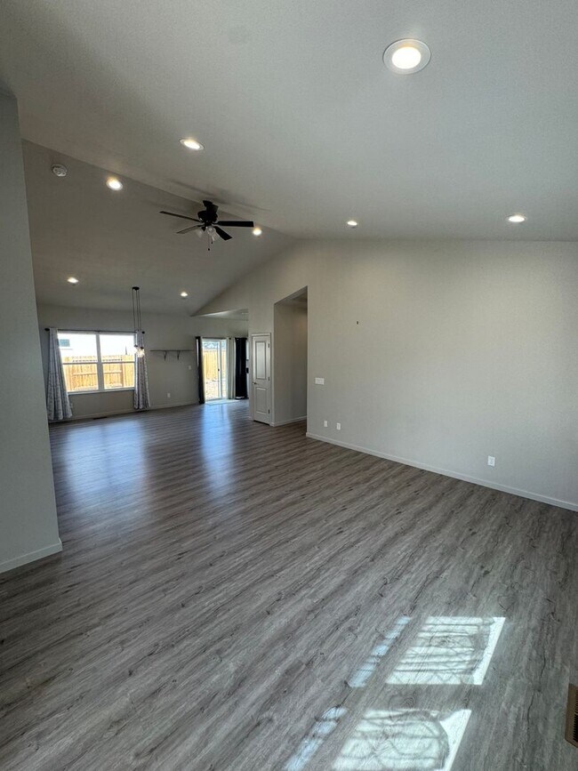 Foto del edificio - 4609 Langdon St
