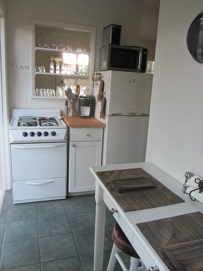 Foto del edificio - 655 Pomona Ave