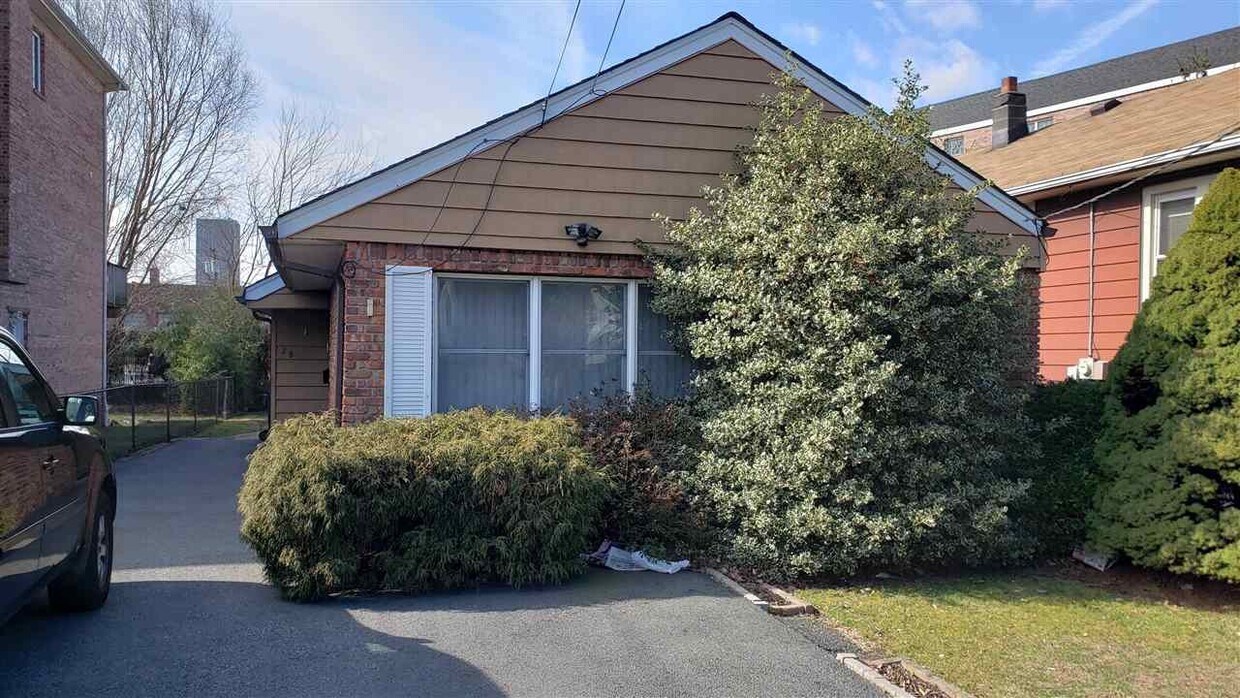 28 Prospect St, Palisades Park, NJ 07650 House for Rent in Palisades Park, NJ