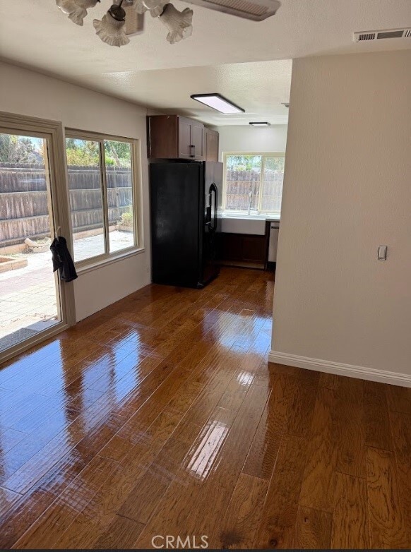 Building Photo - 10020 Leucadia Ln