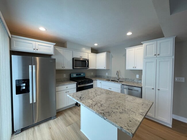 Building Photo - 2060 Lion Gate Dr