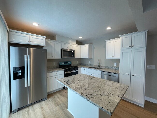 Foto del edificio - Three Bedroom Townhouse in Portage