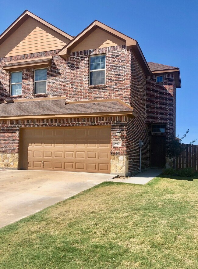 Foto del edificio - LUXURY 2 STORY DUPLEX LOCATED IN MIDLOTHIAN, TEXAS!