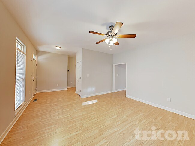Building Photo - 805 Stratford Rd