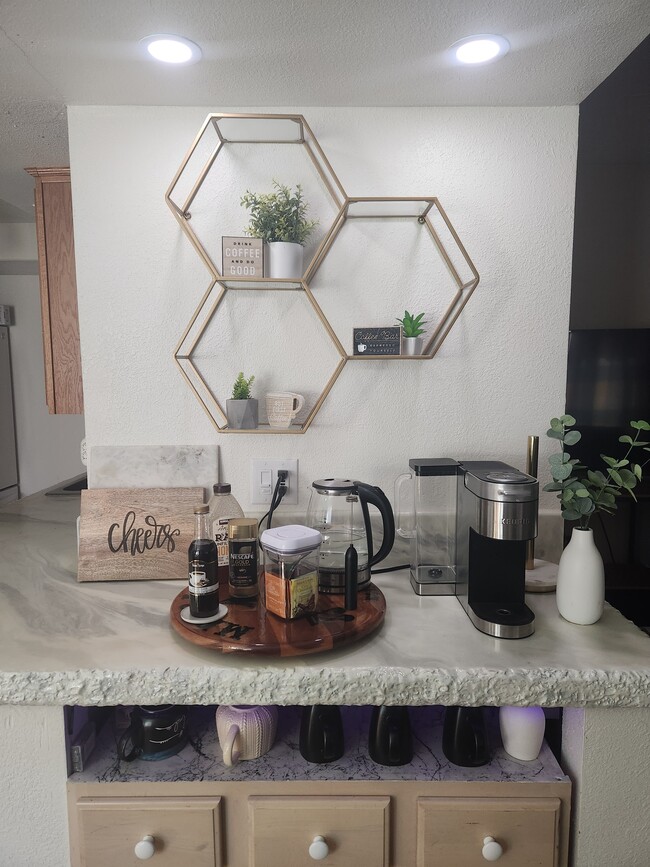 Foto del edificio - 1224 N 84th Pl