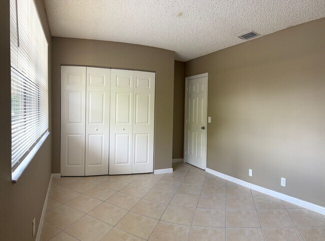 Foto del edificio - AFFORDABLE 2/2 IN CORAL SPRINGS! Great Location + Amazing Specials!