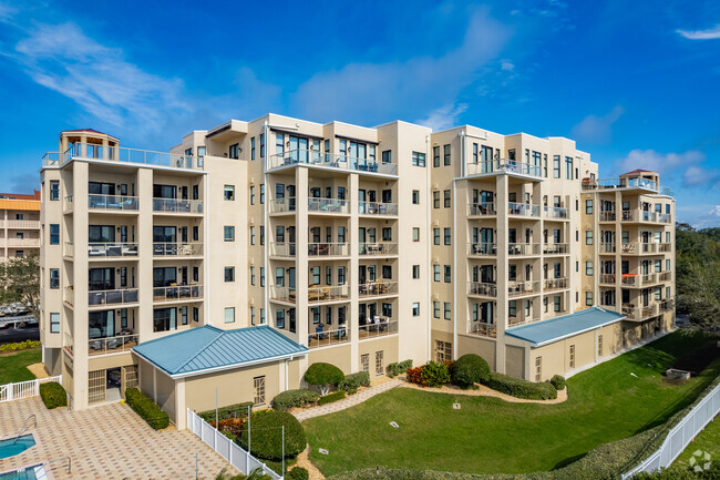 600 Edgewater Dr Dunedin, FL - The Dunedin Grand Condominium