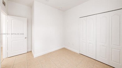 Building Photo - 1652 SE 28th St
